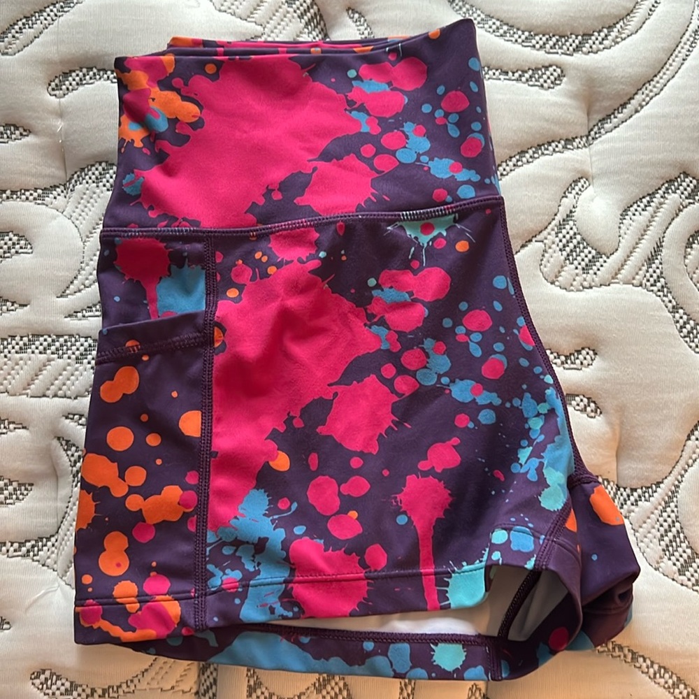 Constantly Varied Gear (CVG) Size Large 2.5 Inch Shorts - paint splatter